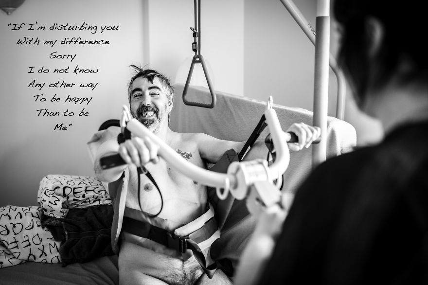 I Photographed Daily Struggles Of A Poet With Multiple Sclerosis I Photographed Daily Struggles Of A Poet With Multiple Sclerosis