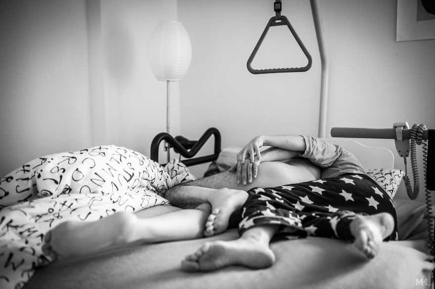 I Photographed Daily Struggles Of A Poet With Multiple Sclerosis I Photographed Daily Struggles Of A Poet With Multiple Sclerosis