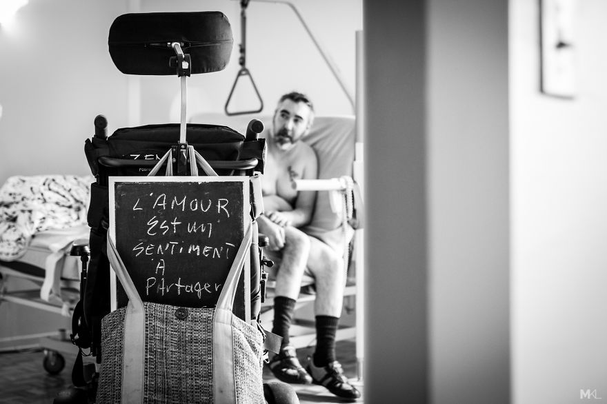 I Photographed Daily Struggles Of A Poet With Multiple Sclerosis I Photographed Daily Struggles Of A Poet With Multiple Sclerosis