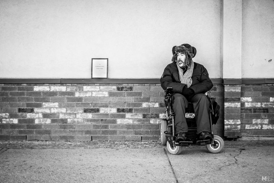 I Photographed Daily Struggles Of A Poet With Multiple Sclerosis I Photographed Daily Struggles Of A Poet With Multiple Sclerosis