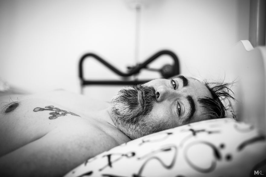 I Photographed Daily Struggles Of A Poet With Multiple Sclerosis I Photographed Daily Struggles Of A Poet With Multiple Sclerosis