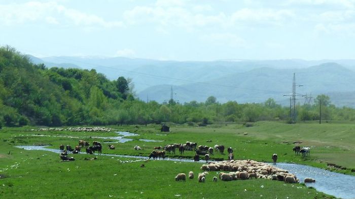 I Photographed Romanian Villages That Look Like Frozen In Time