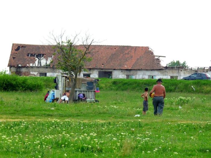 I Photographed Romanian Villages That Look Like Frozen In Time
