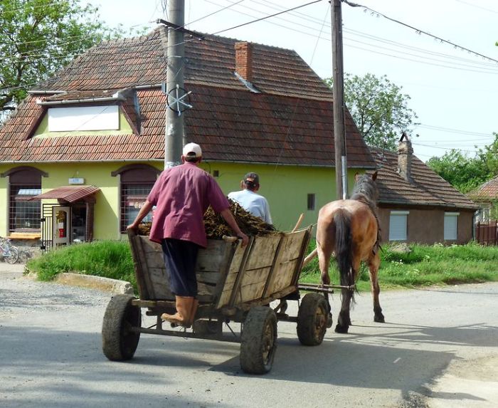 I Photographed Romanian Villages That Look Like Frozen In Time