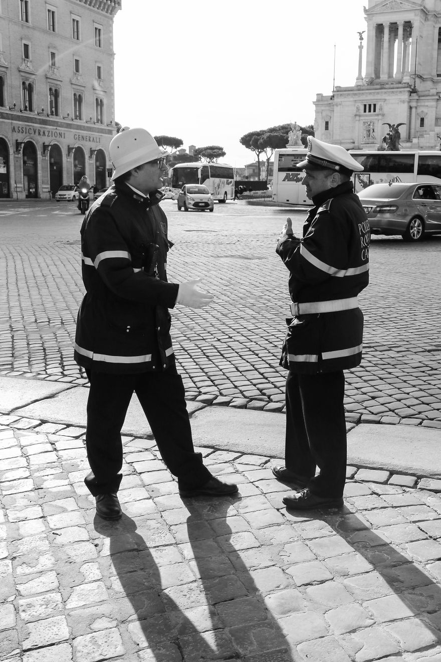 I Photographed The People Of Rome In Black And White