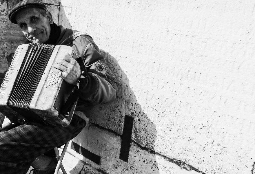 I Photographed The People Of Rome In Black And White