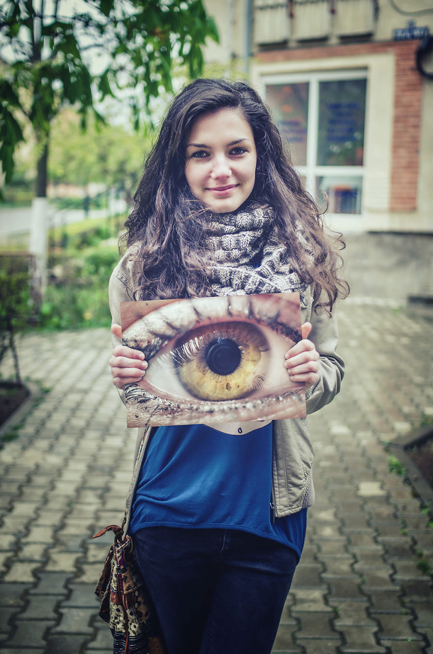 Look Into My Eyes: I Photograph Unique Patterns Of People's Eyes