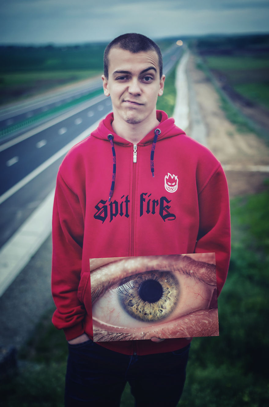 Look Into My Eyes: I Photograph Unique Patterns Of People's Eyes