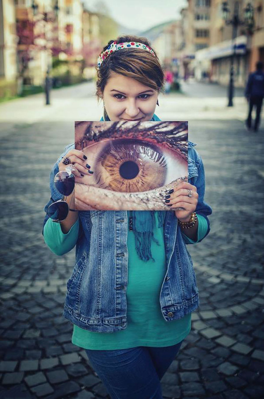 Look Into My Eyes: I Photograph Unique Patterns Of People's Eyes