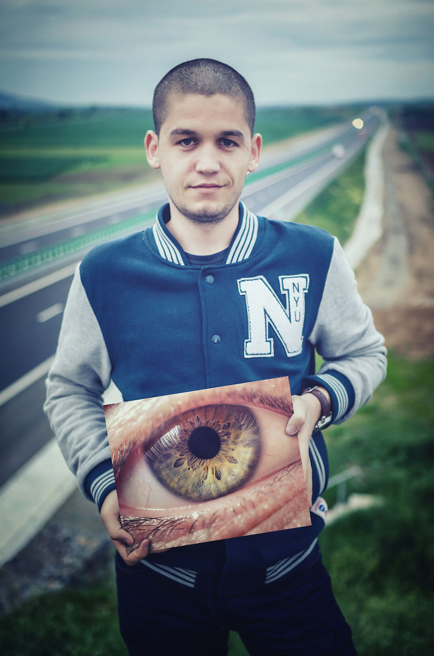 Look Into My Eyes: I Photograph Unique Patterns Of People's Eyes