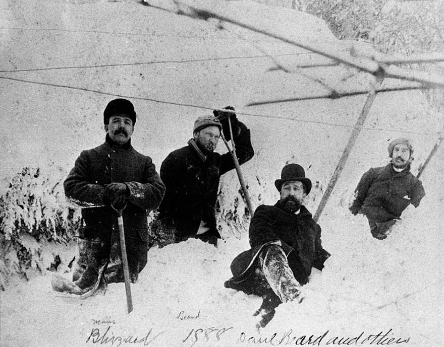 Work Crew In Front Of Hotel Pennsylvania In New York City