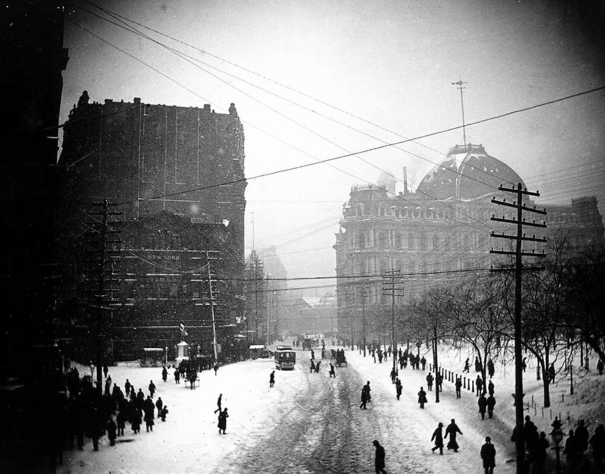 People Struggling On Their Daily Commute, Downtown New York
