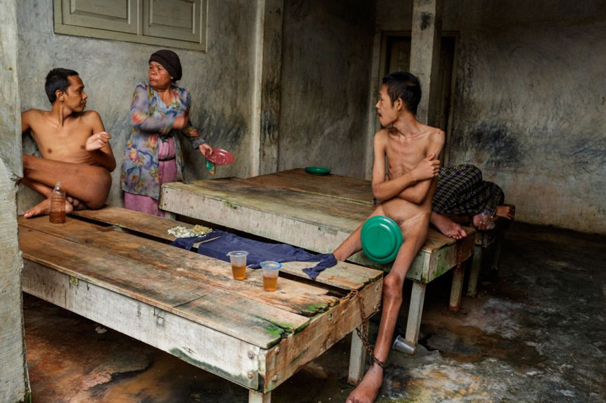 mental-ilness-disorder-indonesia-andrea-star-reese-11