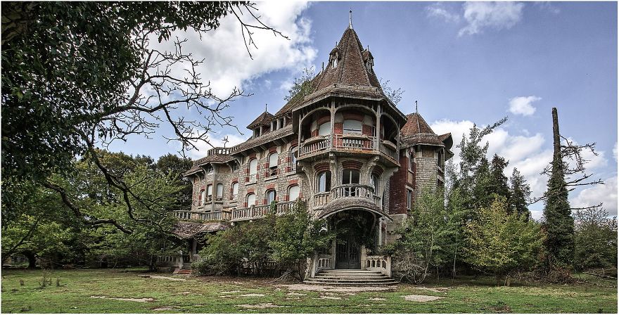 My Pictures Of Abandoned Places Show The True Beauty In Decay