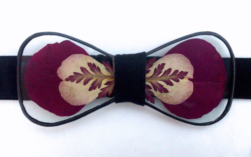 Nature-Inspired Accessories With Real Flowers Inside