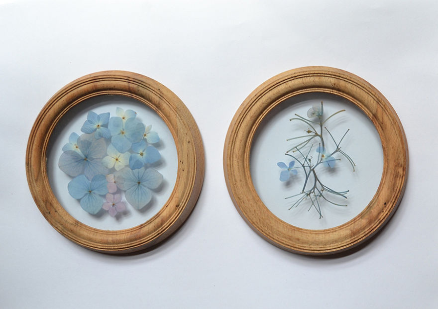 Nature-Inspired Accessories With Real Flowers Inside