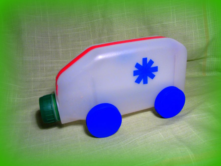 Our Family Spends Quality Time By Creating Toys From Recyclable Materials Our Family Spends Quality Time By Creating Toys From Recyclable Materials