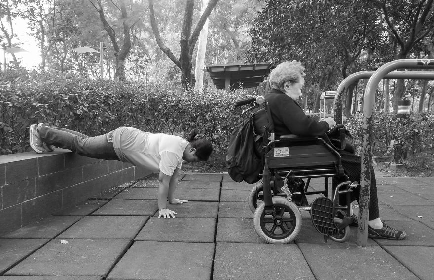 I Shoot People In The Street And Like To Watch Through My Camera The Human Expressions