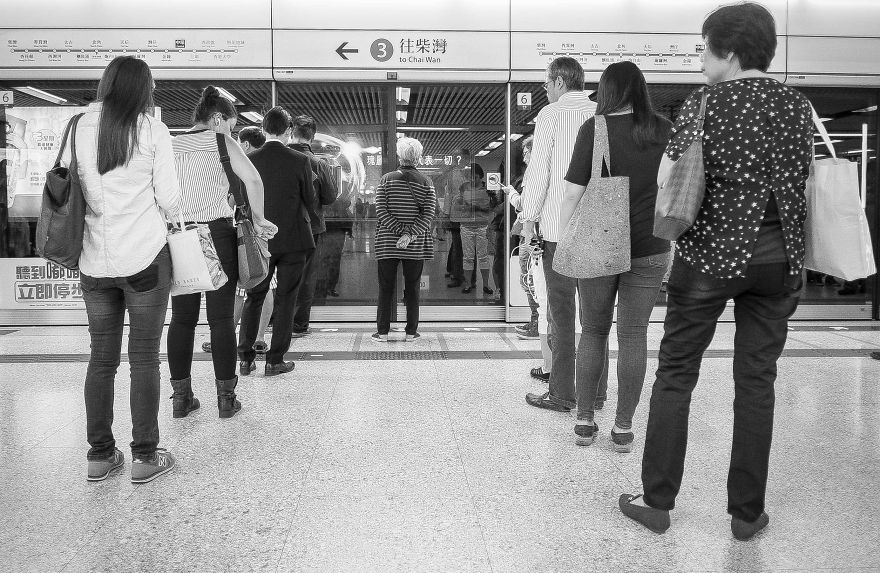 I Shoot People In The Street And Like To Watch Through My Camera The Human Expressions