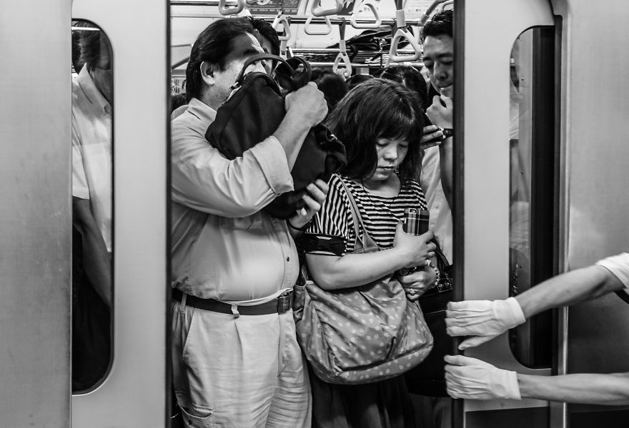 I Shoot People In The Street And Like To Watch Through My Camera The Human Expressions