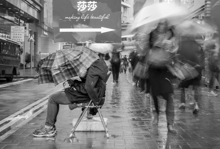 I Shoot People In The Street And Like To Watch Through My Camera The Human Expressions