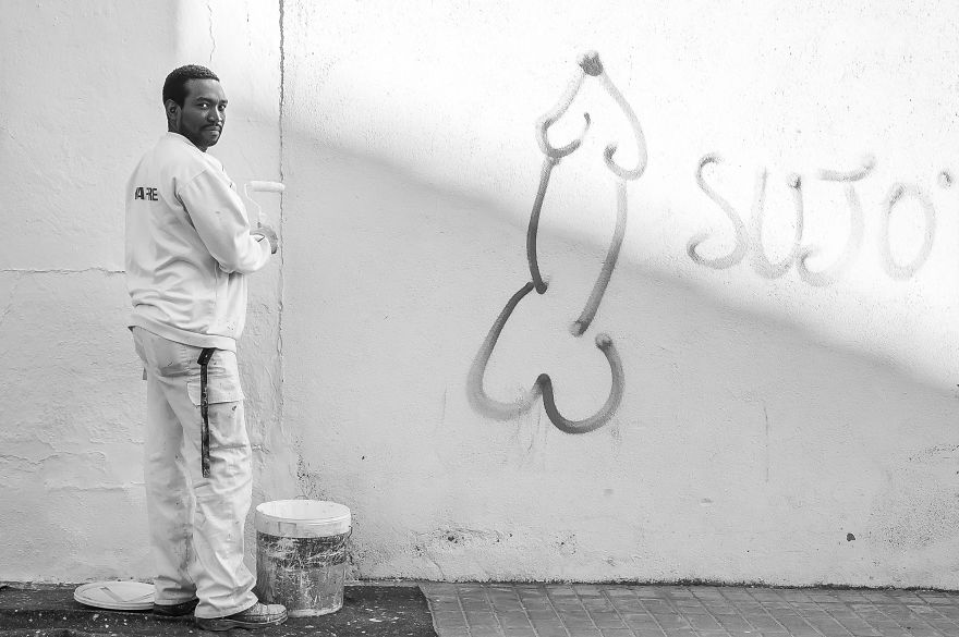 I Shoot People In The Street And Like To Watch Through My Camera The Human Expressions