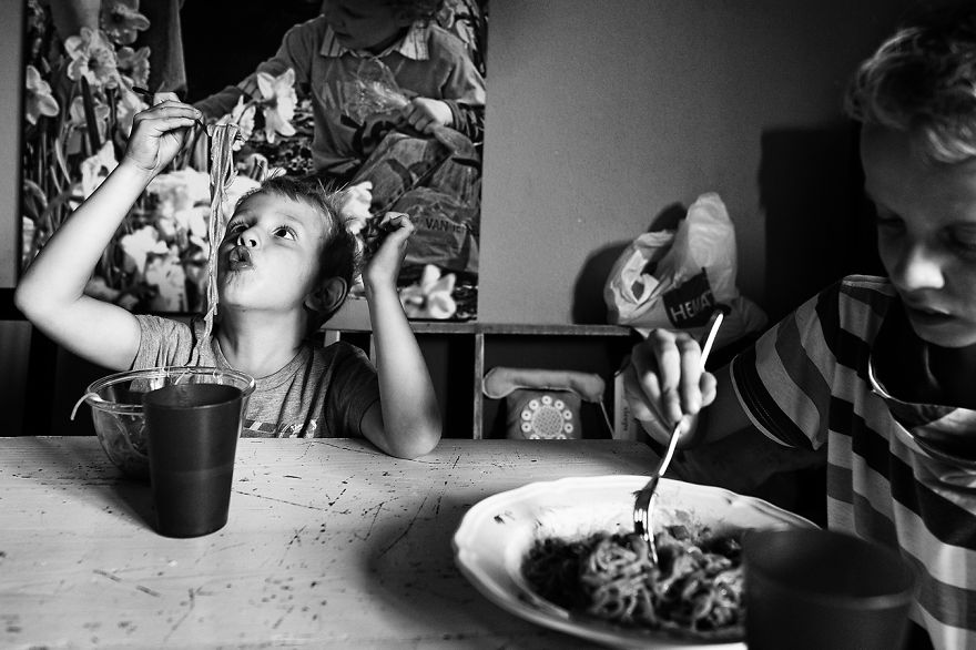 This One's For All The Smartphone-Parents This One's For All The Smartphone-Parents