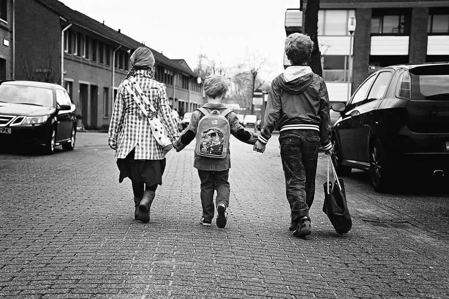 This One's For All The Smartphone-Parents This One's For All The Smartphone-Parents