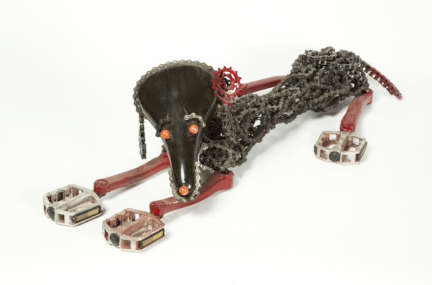 Unchained: I Create Dog Sculptures From Recycled Bicycle Chains Unchained: I Create Dog Sculptures From Recycled Bicycle Chains