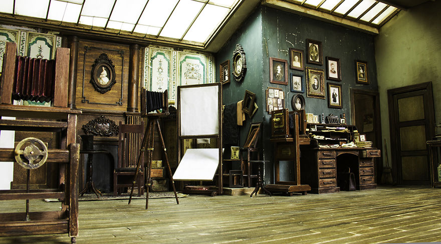 I Built A Miniature 1900s Photo Studio In Honor Of An Old Photographer