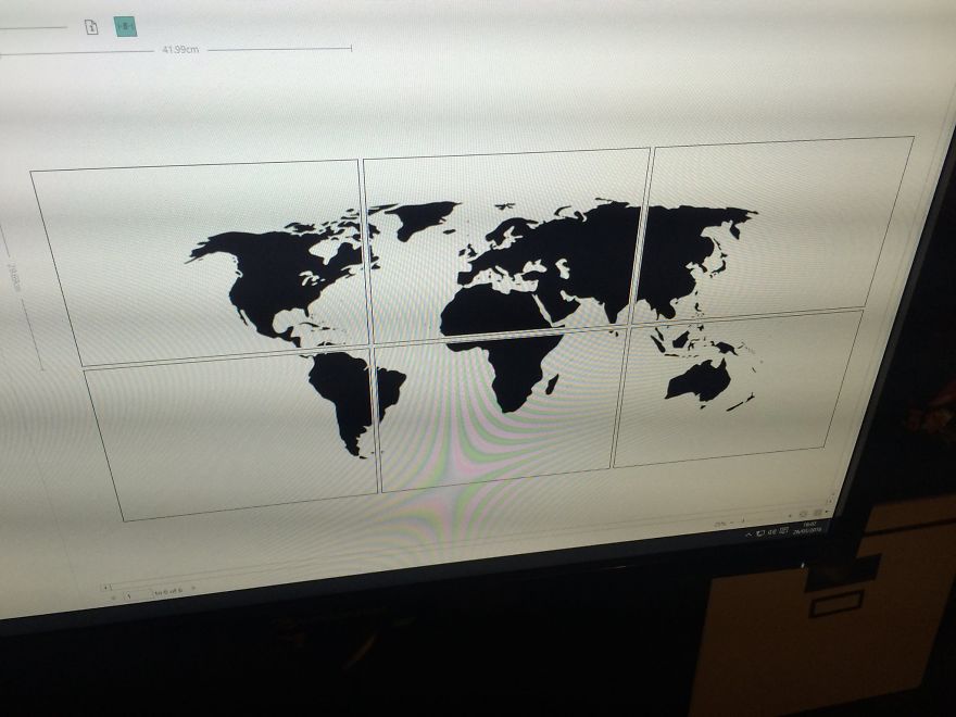 I Turned My Old Coffee Table In A Glow-In-The-Dark Epoxy Map Of The World