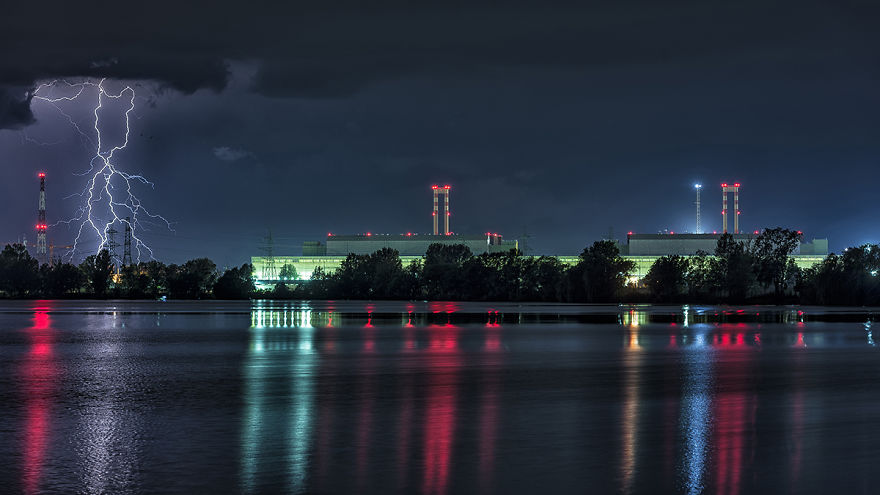 I Risk My Life To Be A Stormhunter