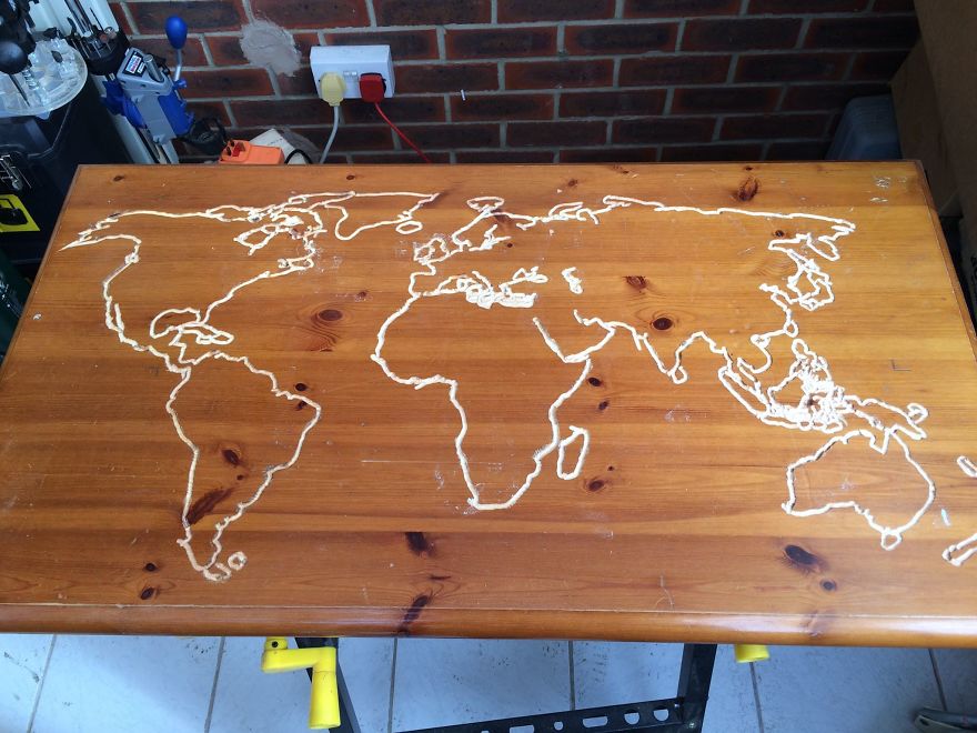 I Turned My Old Coffee Table In A Glow-In-The-Dark Epoxy Map Of The World