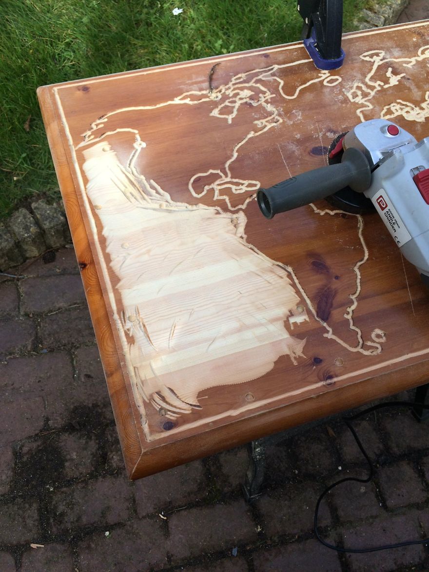 I Turned My Old Coffee Table In A Glow-In-The-Dark Epoxy Map Of The World