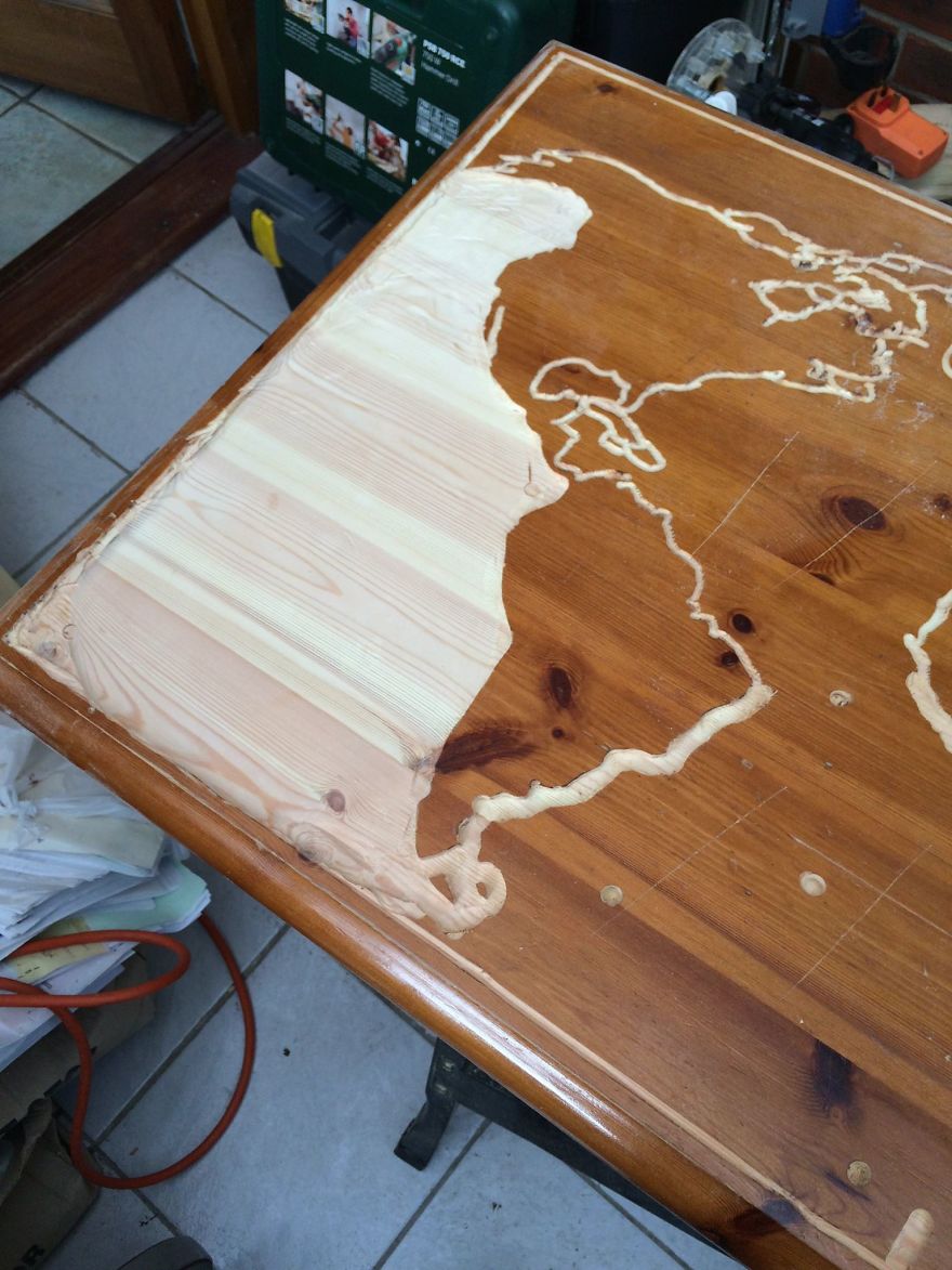 I Turned My Old Coffee Table In A Glow-In-The-Dark Epoxy Map Of The World