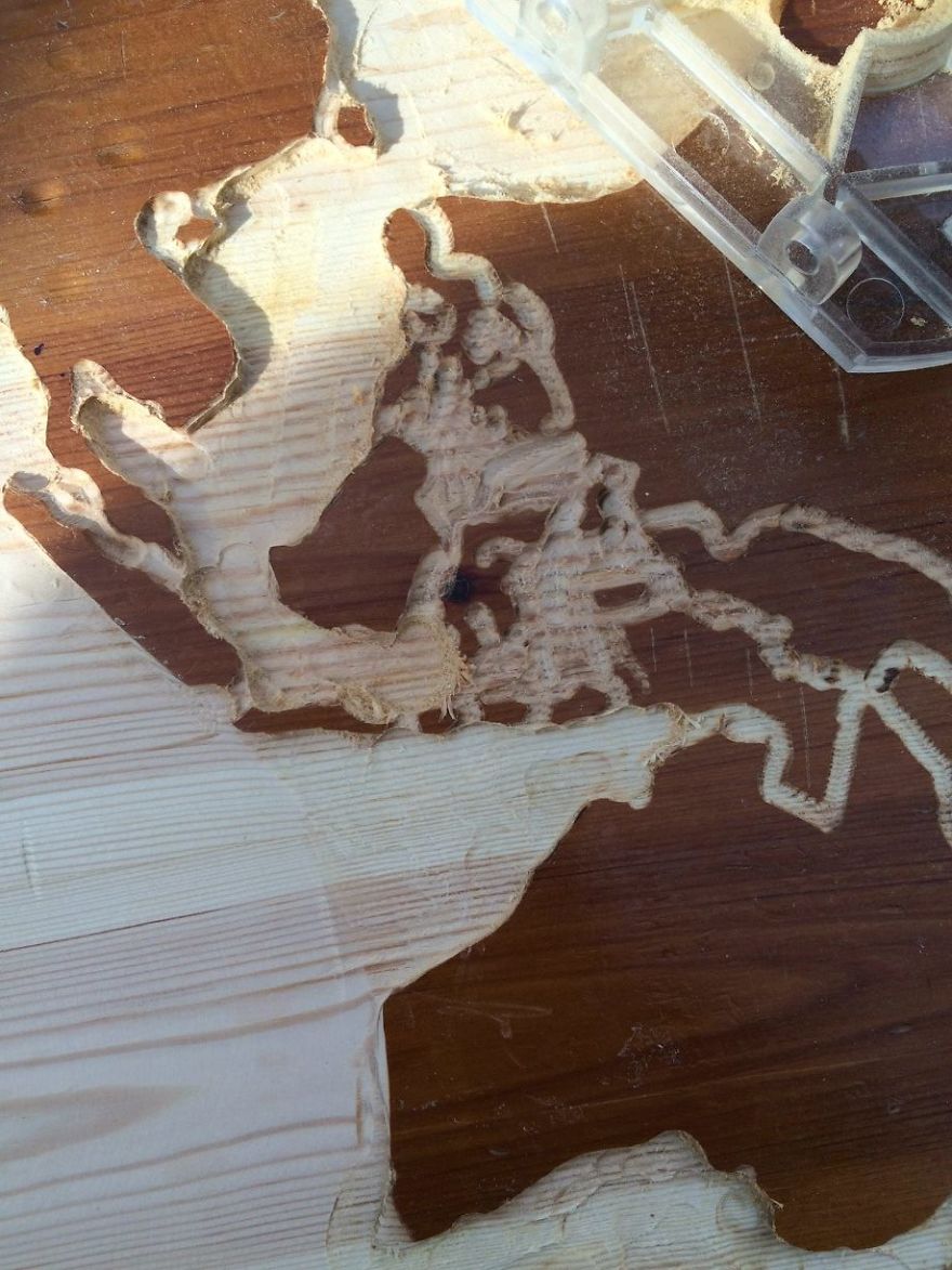 I Turned My Old Coffee Table In A Glow-In-The-Dark Epoxy Map Of The World I Turned My Old Coffee Table In A Glow-In-The-Dark Epoxy Map Of The World