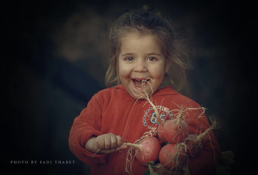 Palestinian Photographer Captured The Colors Of Children's Eyes In Gaza