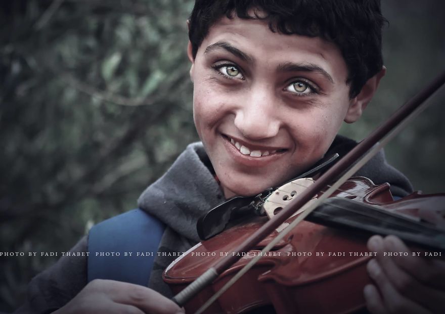 Palestinian Photographer Captured The Colors Of Children's Eyes In Gaza