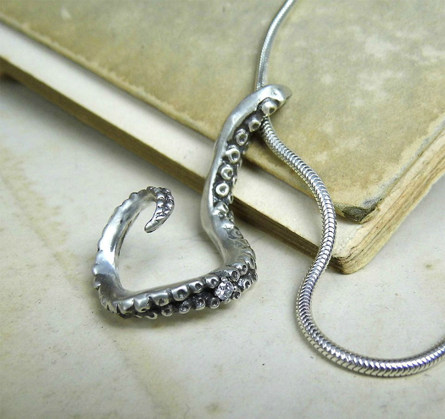 Studio Hibernacula Creates Hand Made Occult And Spiritual Wonders You Can Wear Every Day! Studio Hibernacula Creates Hand Made Occult And Spiritual Wonders You Can Wear Every Day!