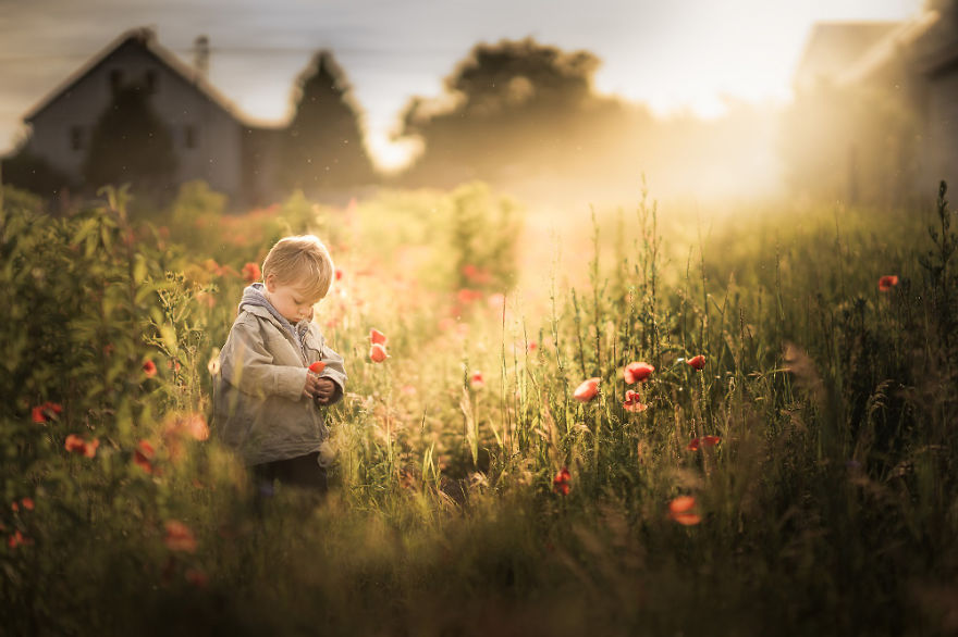 Polish Photographer And Mother Captures Magical Moments Of Her Childrens' Days Polish Photographer And Mother Captures Magical Moments Of Her Childrens' Days
