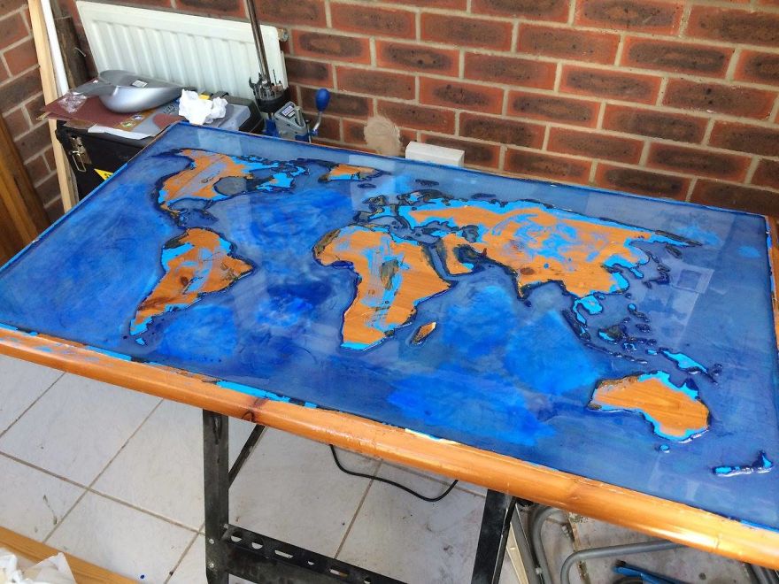 I Turned My Old Coffee Table In A Glow-In-The-Dark Epoxy Map Of The World I Turned My Old Coffee Table In A Glow-In-The-Dark Epoxy Map Of The World
