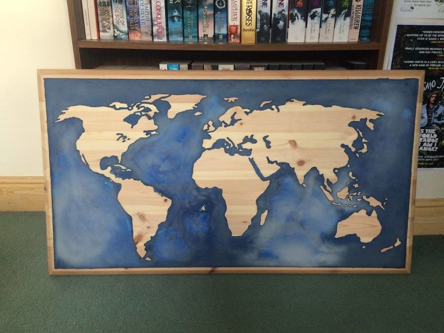 I Turned My Old Coffee Table In A Glow-In-The-Dark Epoxy Map Of The World