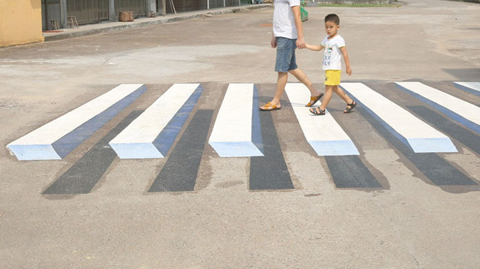 India To Use 3D Paintings As Speed Breakers To Slow Down Dangerous Drivers