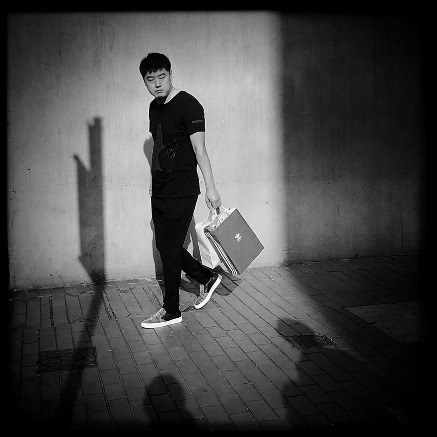 I Spent 120 Hours Documenting Hong Kong Street Life And These Are The Results I Spent 120 Hours Documenting Hong Kong Street Life And These Are The Results