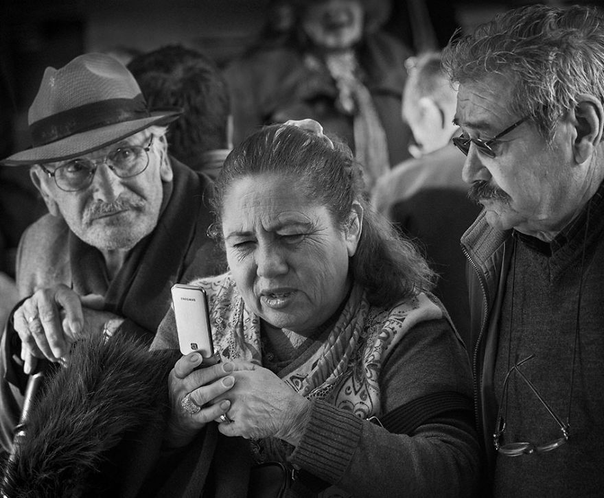 I Photograph The Constantly Changing Street Life Of Istanbul
