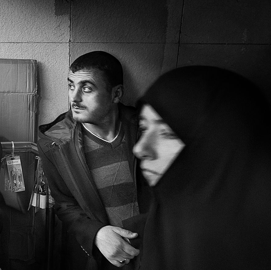 I Photograph The Constantly Changing Street Life Of Istanbul