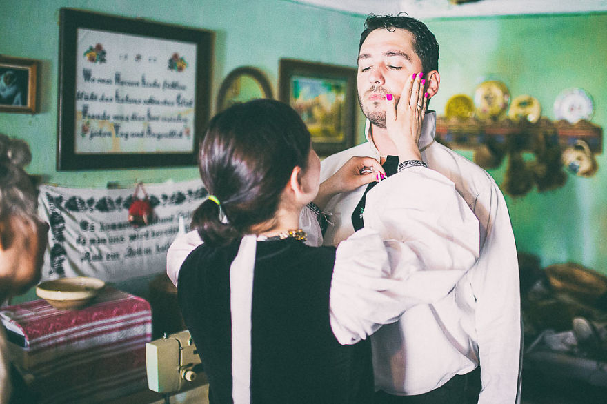 Amazing Pictures From A Romanian Traditional Wedding