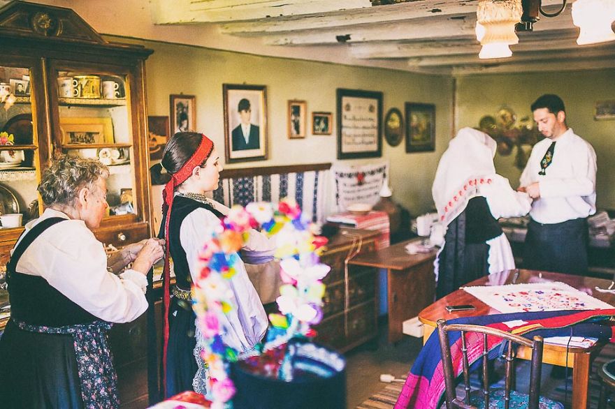 Amazing Pictures From A Romanian Traditional Wedding
