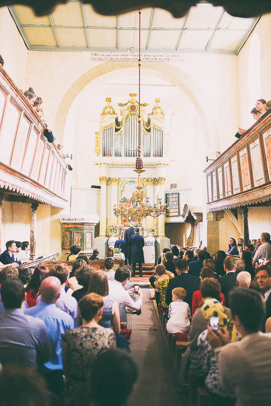 Amazing Pictures From A Romanian Traditional Wedding