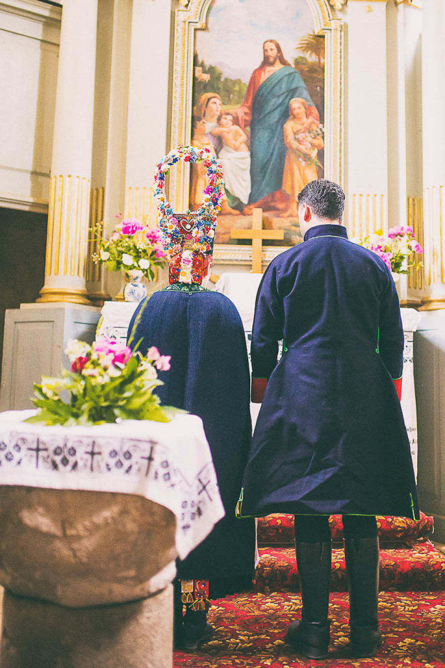 Amazing Pictures From A Romanian Traditional Wedding
